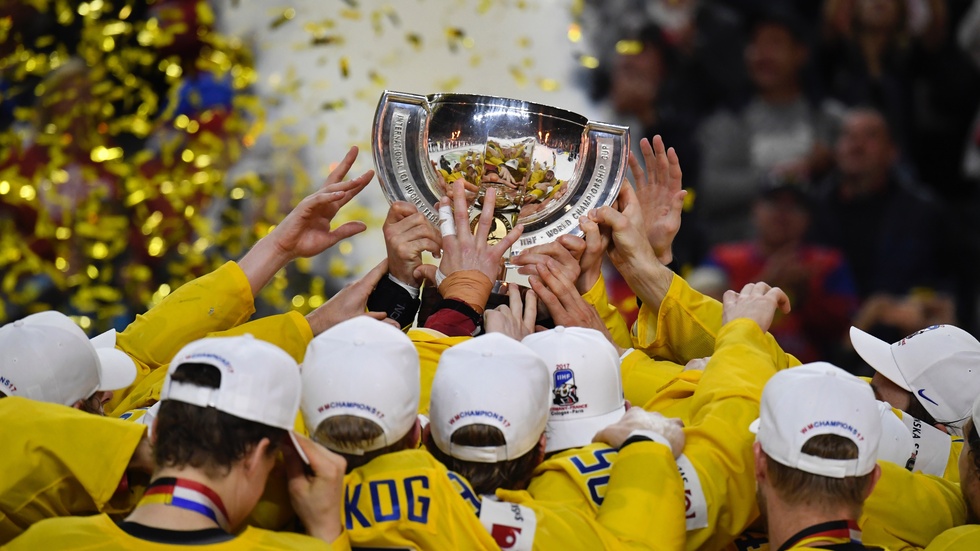 Sweden's team lift the World Championship trophy into the sky after their gold win in 2017. Will it be a repeat in the Czech Republic this year? Archive image.