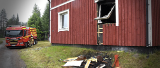 Villa totalförstörd efter brand