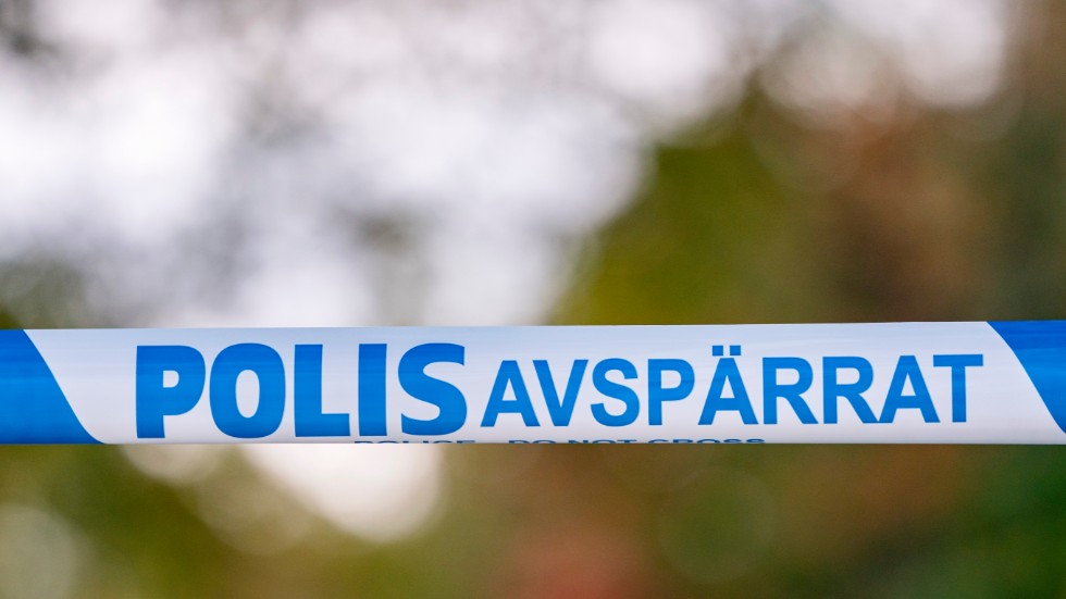 En bostad eldhärjades i en misstänkt mordbrand natten till i fredags på Sturkö i Karlskrona skärgård. I samband med teknisk undersökning har polisen hittat kvarlevor efter en person. Arkivbild.