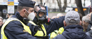 Polisen ska skydda sig mot smittan - med militära masker: "Varit rädd"