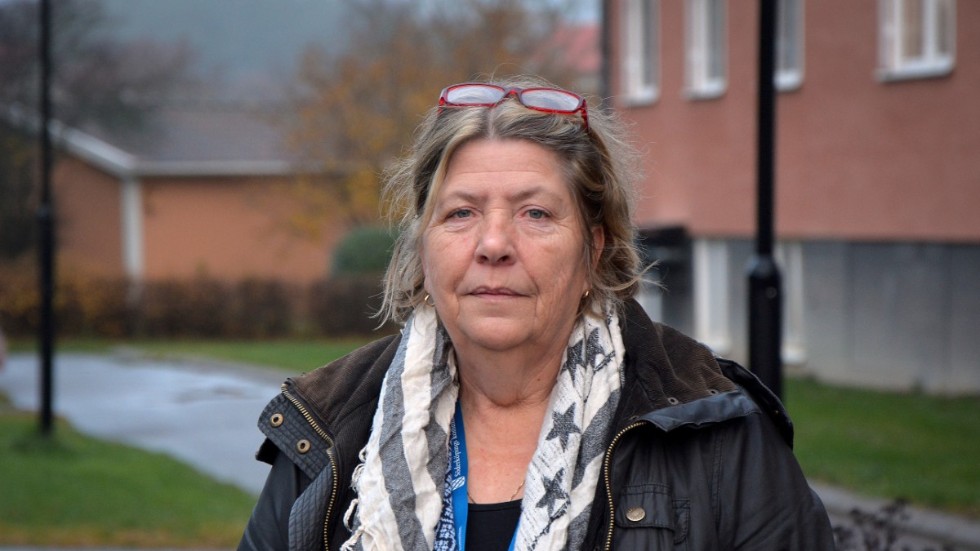 Tuula Ravander (S), oppositionsråd i Söderköpings kommun.Hon funderar på att anmäla Centerpartiet i kommunen till Lyxfällan för en "kurs i grundläggande ekonomi."