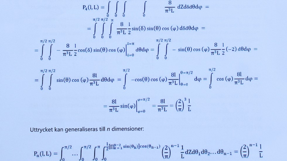 En bild som är representativ för Amir Tresnjics gymnasiearbete, föreställande det matematiska uttrycket för sannolikheten i fyra dimensioner. För att klara det teoretiska arbetet har Amir behövt använda eftergymnasial matematik inom flera områden.