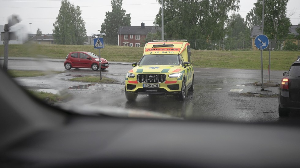 Skribenten känner sig inte trygg med hur ambulansverksamheten i Skellefteå är dimensionerad.
