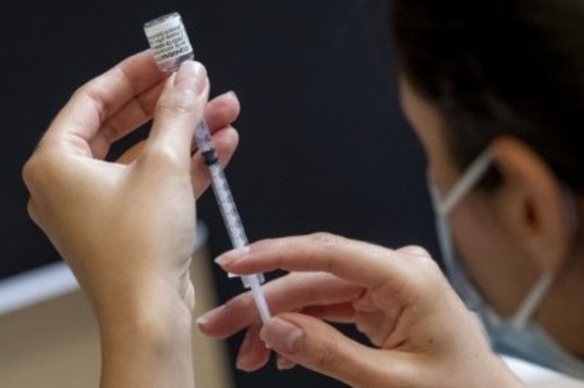 Över 80 procent av länets vuxna befolkning är dubbelvaccinerade mot covid -19