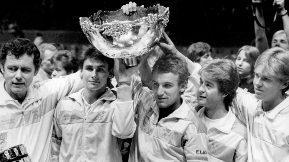 Hans Olsson (till vänster) vid Davis Cup-finalen mot USA 1984.