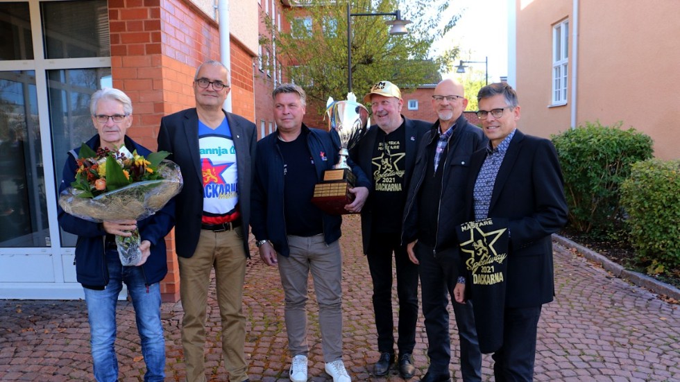 Tommy Johansson, Tomas Söreling, Micke Teurnberg, Lasse Olofsson, Åke Nilsson och Lars Rosander gläds åt SM-guldet.