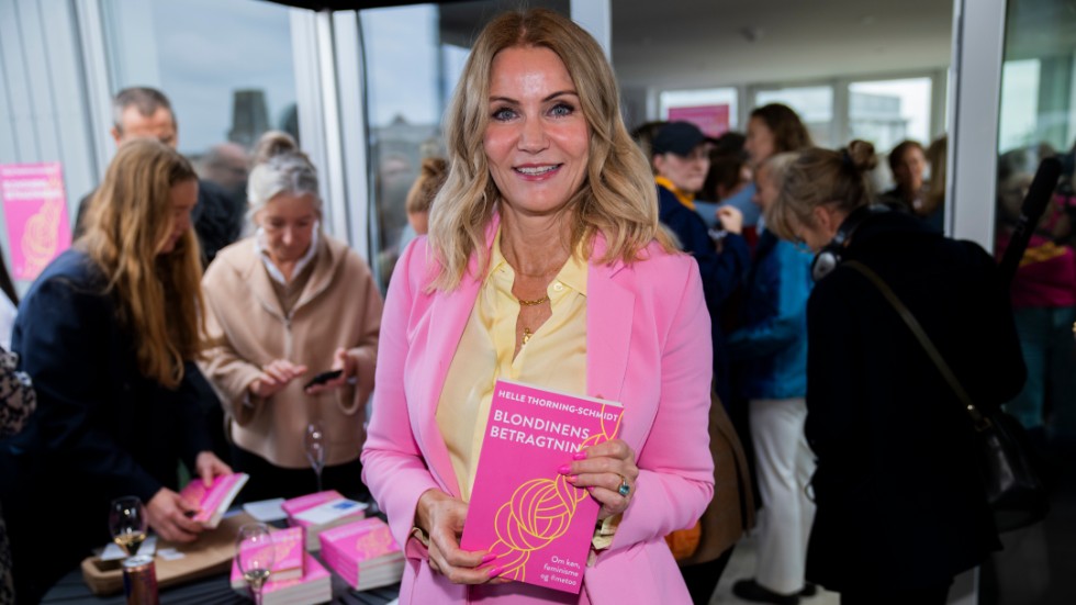 Danmarks tidigare statsminister Helle Thorning-Schmidt (S) presenterar sin bok "Blondinens betragtninger" i Köpenhamn på måndagen.
