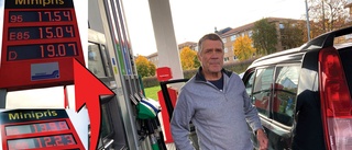 Missnöje vid macken i Eskilstuna – bensinpriset når rekordnivåer: "Inte nu igen"