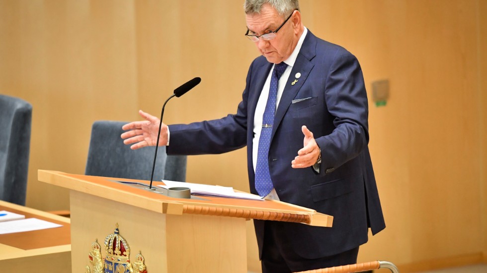Sverigedemokraternas Roger Richtoff kritiseras för att ha spridit desinformation om covid-vaccin. 