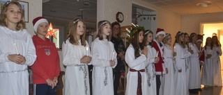 Barnens Luciasång spred glädje på Ängsgården