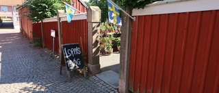 En återbruks-oas mitt i Vimmerby • "Loppis är något väldigt svenskt" • Politikerns hobby lockar turister