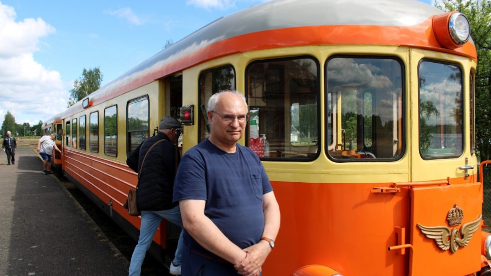 "Vi hoppas få fler resenärer när det inte är pandemiår", säger Gert Johansson från Tjustbygdens järnvägsförening. Ett tiotal personer åkte med första turen från Västervik.