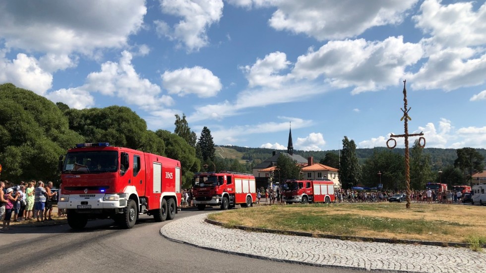 EU:s civilskyddssamarbete är gemenskap med stort G. Så här såg det ut när karavanen med polska brandfordon passerade Rättvik på väg mot Sveg under skogsbränderna 2018.