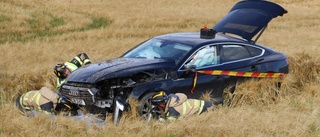 Personbil voltade och hamnade i diket på riksväg 600 