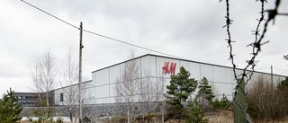 Oro och missnöje bland personalen på HM-lagret i Eskilstuna