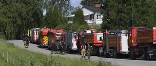 Brandmän från Ärla bekämpar nya storbranden i Sala