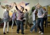 Dansshow på äldreboende