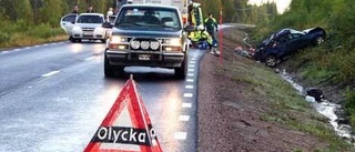 Tre allvarligt skadade i trafikolycka på E10