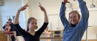 Katja, 12, flydde krigets Ukraina – får gå gratis på balettskola i Strängnäs: "Vill bli mästare"