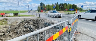 Nu börjar rondellbygget i Hammarbykorset – tillfällig väg byggs för att leda om trafiken