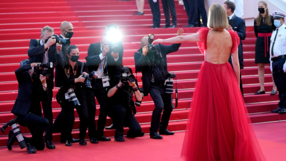 Dags för stjärnor, fotografer och de som rullar ut den röda mattan att göra sig redo för filmfestival i Cannes igen. Arkivbild.