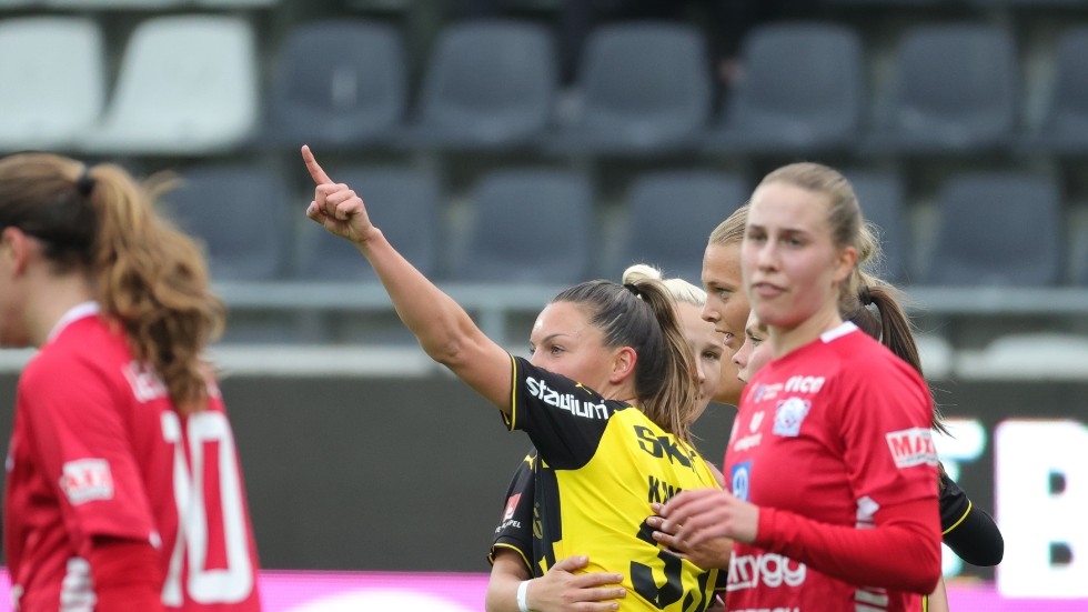 Häckens Johanna Rytting Kaneryd jublar efter 1-0 under fredagens match i damallsvenskan.