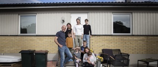Familjen Hektor blev nio när flyktingarna flyttade in • Matkontot sköt i höjden – "Hade aldrig gått utan hjälp"