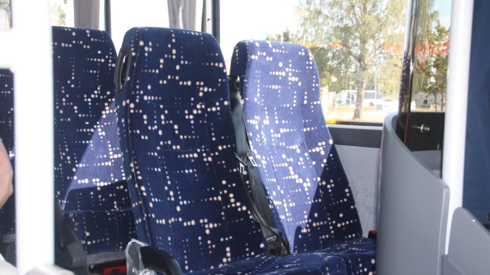 Fria busskort skulle fylla många tomma stolar, anser motionärerna.