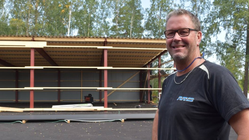 Bengt Nilsson säger att det nya däckhotellet som nu är under uppbyggnad är efterlängtat av däckfirman i Mariannelund.