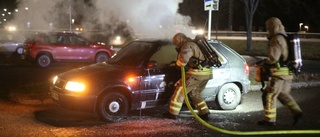 Bil sattes i brand i Himmelstalund