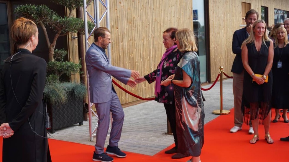 Björn Ulvaeus vid invigningen på Slottsholmen. Nu lämnar han fastighetsprojekt i Stockholm. Västervik är dock fortfarande aktuellt.
