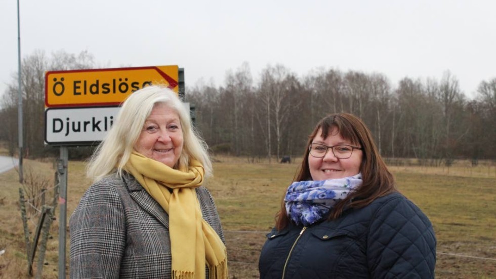 Här, bakom Gun-Inger Andersson och Cecilia Burenby, ska den nya skolan byggas.