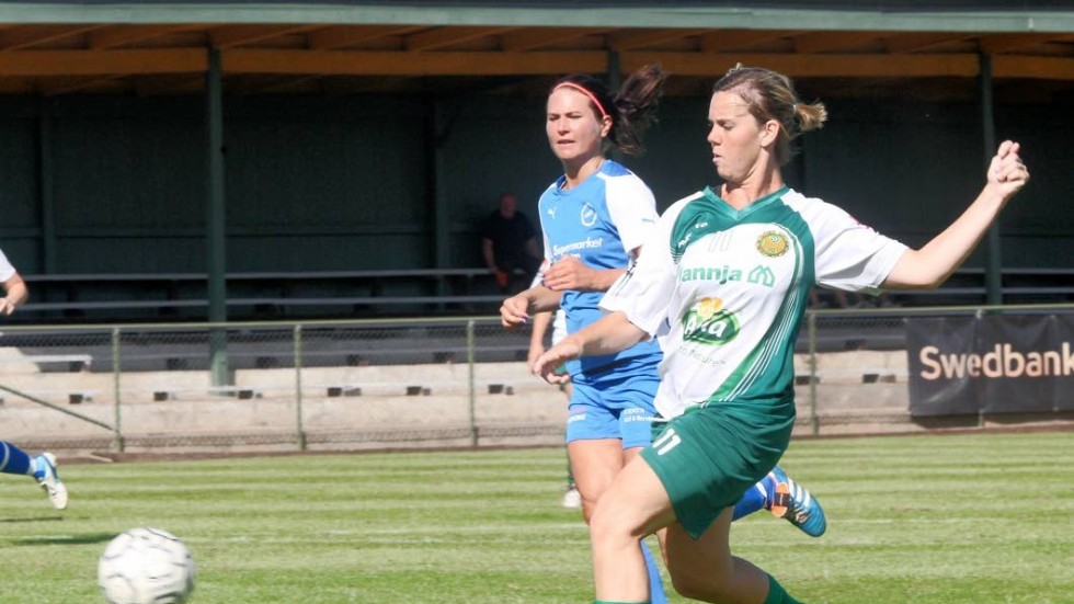 Caroline Phalén gjorde comeback i HFK och stod för två mål i 7–4-segern mot FBSK B.