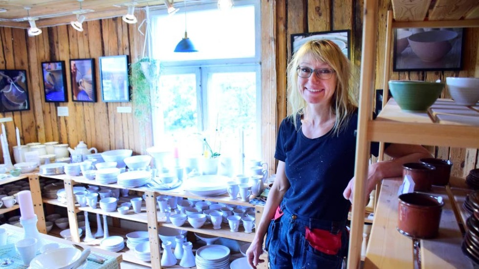 Den 25 maj kommer Anneli Stenmark hålla vernissage ihop med  konstnär AnnMari Löf inne på Hjortslunds Stengods.