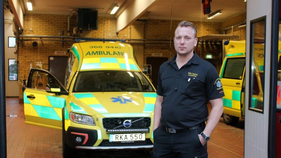 "Det är viktigt att allmänheten känner sig trygg med att det finns samma beredskap som vanligt" säger Melker Engström, ambulanschef.