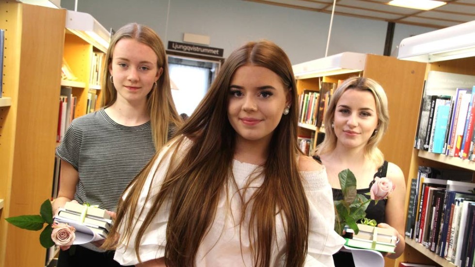 Årets vinnare av Värgårdsskolans uppsatstävling är klasskompisarna Julia Berglund, Julia Edgar och Lisa Widerberg Nord.