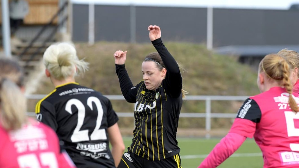 Anna Karlsson gjorde Vimmerby IF:s mål i premiären mot Jitex.
