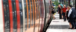 Polisen: Pojke hotades att kastas av tåget