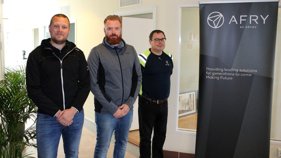 Elkonsulten David Tegberger, affärsutvecklaren Joacim Johansson och besiktningsingenjören Per Jungå är tre av de anställda på Afry i Hultsfred.