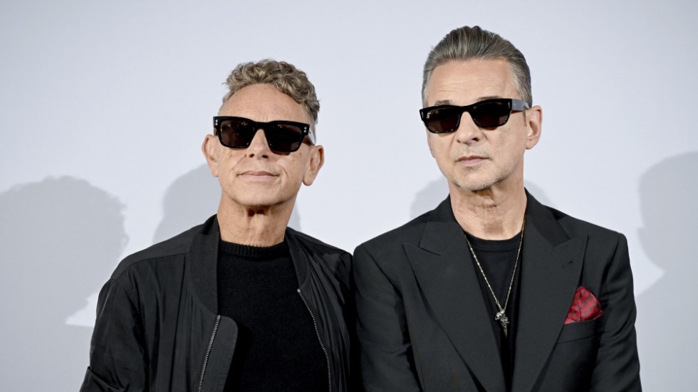 Och så var de bara två. Martin Gore och David Gahan fortsätter med Depeche Mode trots Andy Fletchers död. "Det är vad han hade velat", säger Gahan.