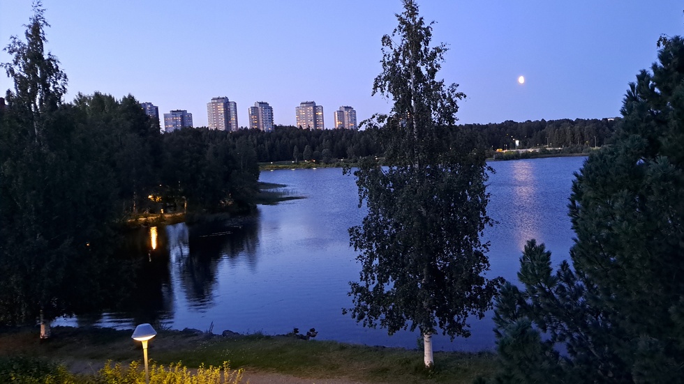 Carsten Ryytty har tagit en bild vid Skurholmsfjärden i Luleå en sen kväll i augusti.