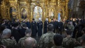 Ukrainas fältpräster välsignas för strid