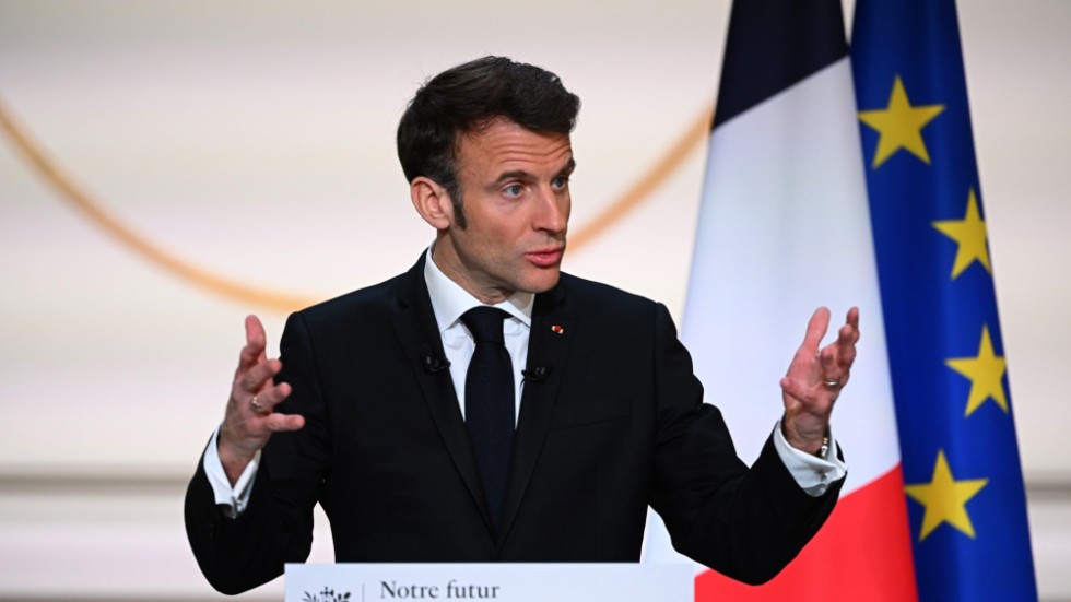 Frankrikes president Emmanuel Macron höll ett tal på måndagen inför sin rundresa i fyra afrikanska länder som inleds på onsdag.