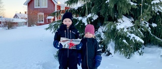Lias och Lisen Westerlund hittade julklappen på självaste julafton: ”Det var kul”, säger Lias.  