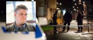 Tonåringen sköts i huvudet: "Han har allvarliga skador" ✓Vapnet hittat ✓Misstänkta från Nyköping