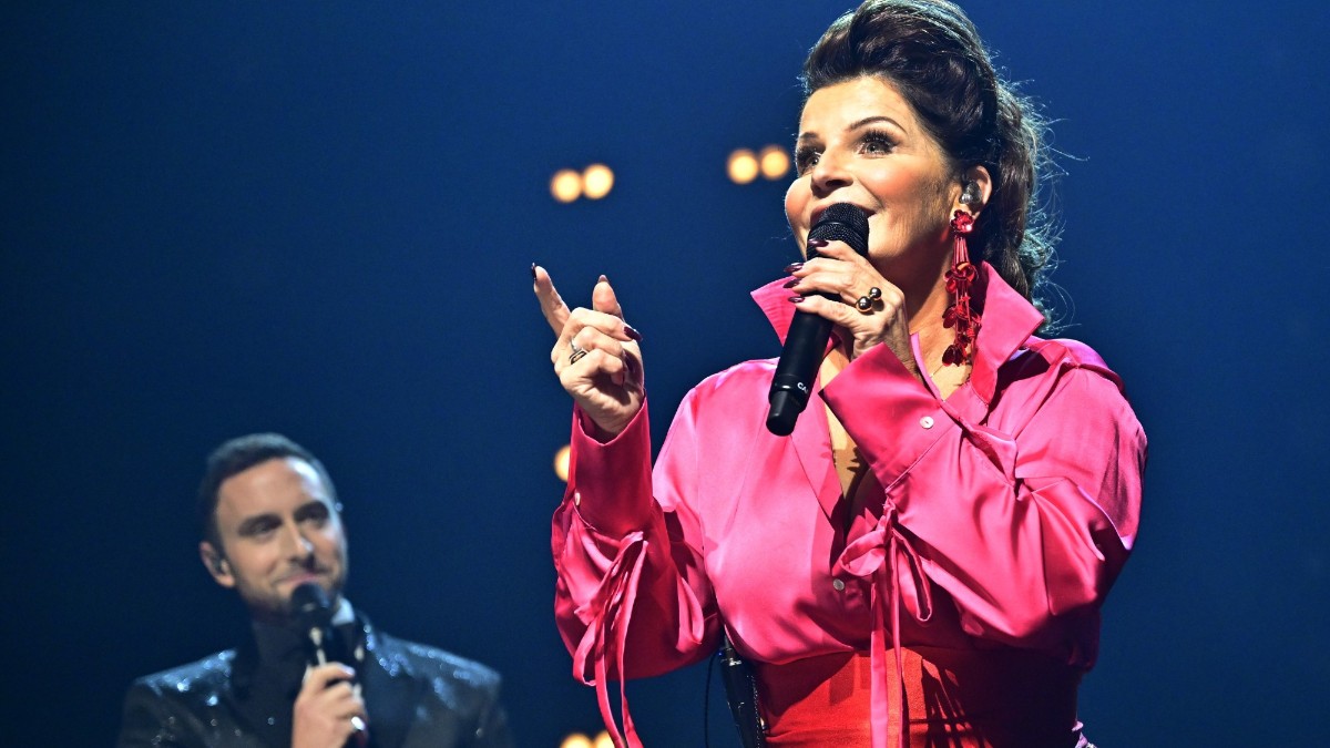 Carola och Måns Zelmerlöw i uppesittarkväll