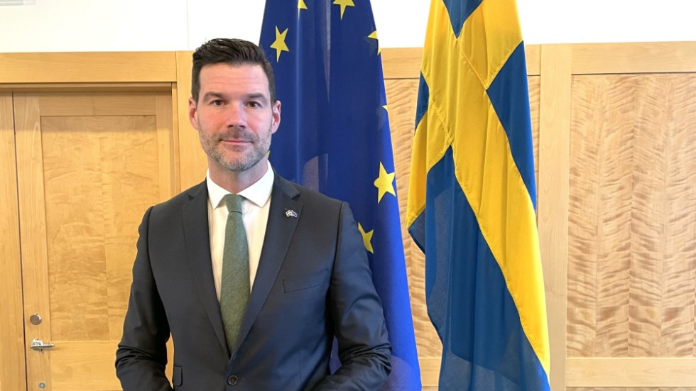 Bistånds- och utrikeshandelsminister Johan Forssell (M) inne på Sveriges EU-representation i Bryssel.