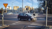 Trafikljusen på Lennings väg var svarta i morgontrafiken ✓Nu funkar de igen