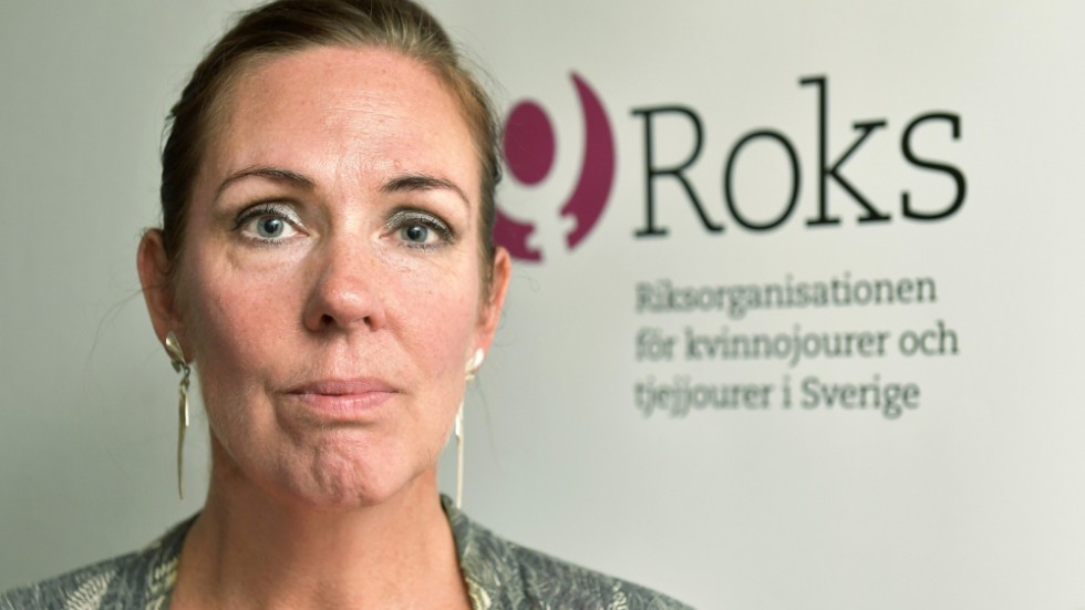 Jenny Westerstrand, ordförande Roks, Riksorganisationen för kvinnojourer och tjejjourer i Sverige, tycker att vinsten i bolaget som driver Madickengården "smakar illa". 