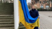 Ukrainska flaggan hissades på årsdagen av kriget 